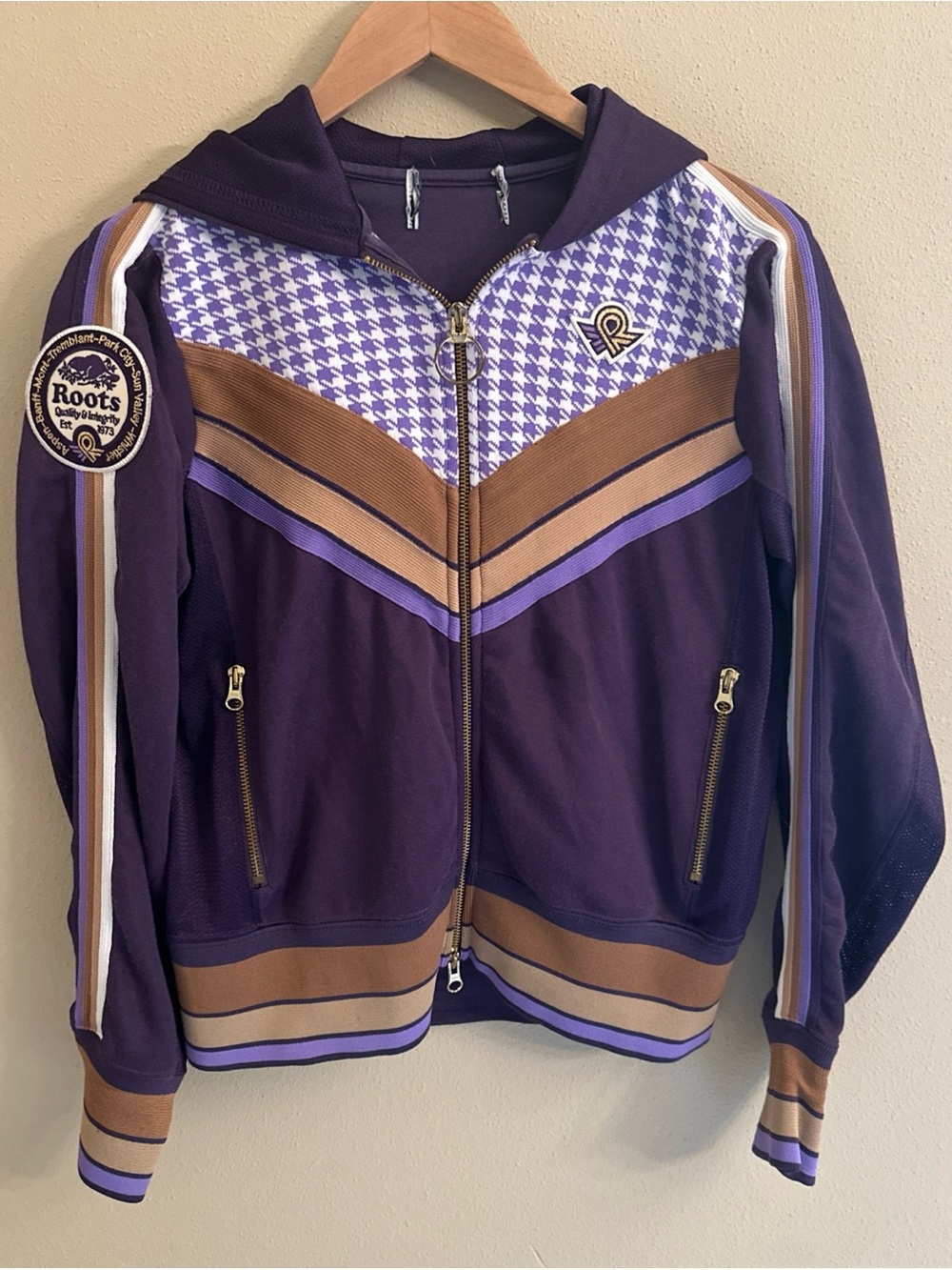 Vintage Roots Sporting Goods full-zip hooded track jacket size estimate S / M